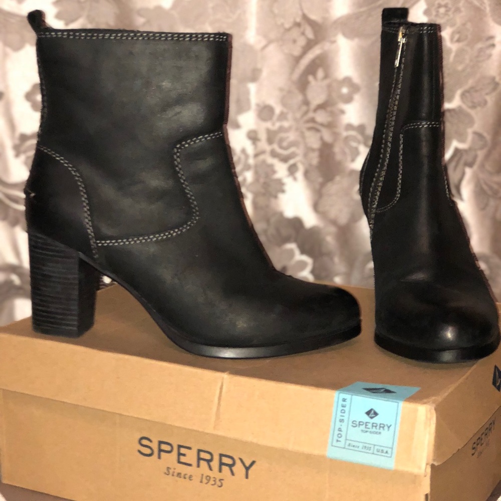 Sperry heel bootie